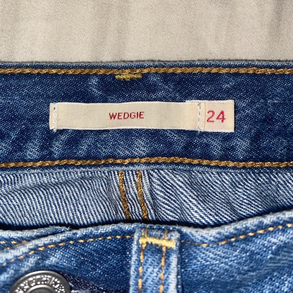 Levi’s Wedgie Straight Jeans - Picture 5 of 6